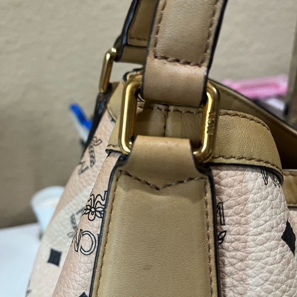 MCM CREAM/BEIGE VISETOS HOBO BAG - Picture 4 of 15